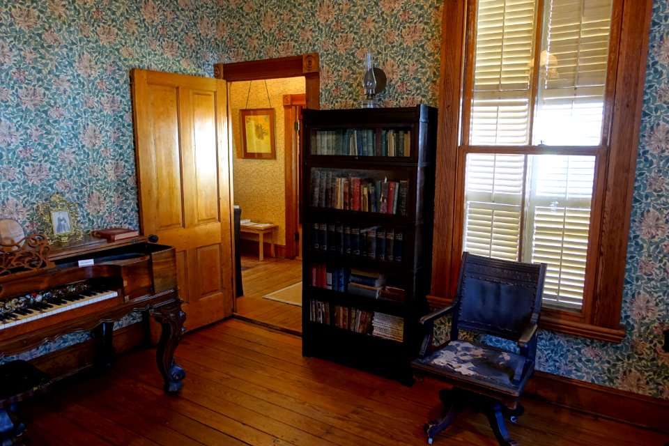 Sitting room - O. Henry Museum - Austin, Texas - DSC09235