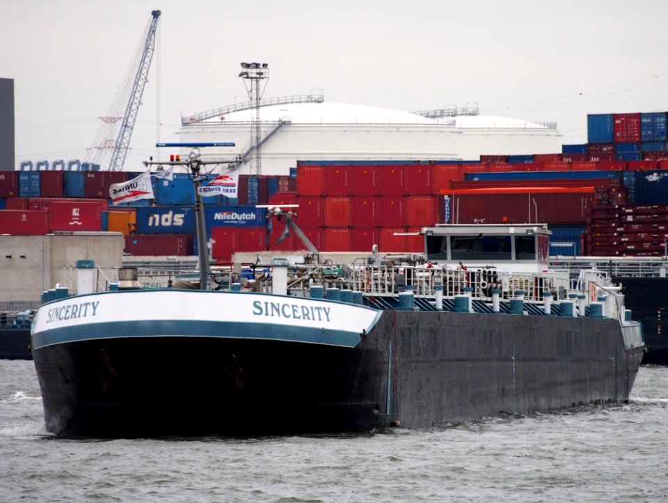 Sincerity ENI 02326794 Port of Antwerp pic2