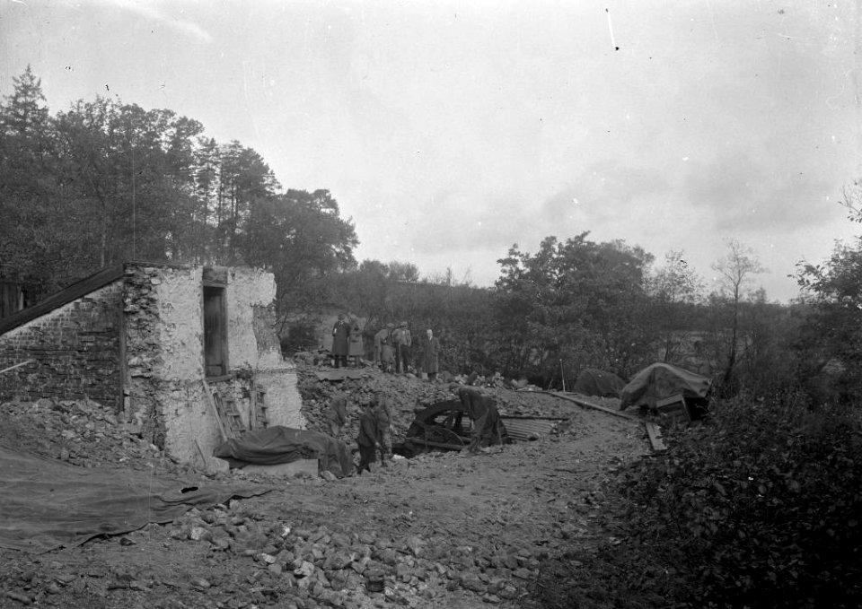 Site of old machinery (1293700)