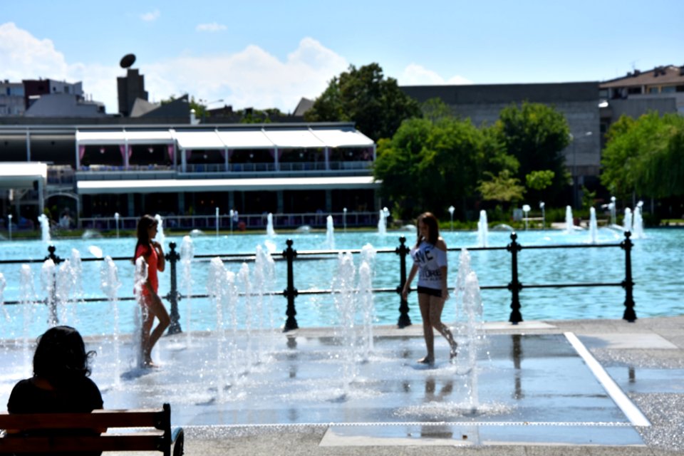 Singing Fountains At The Pond In The Wonderful City Park Of Plovdiv (158040899)