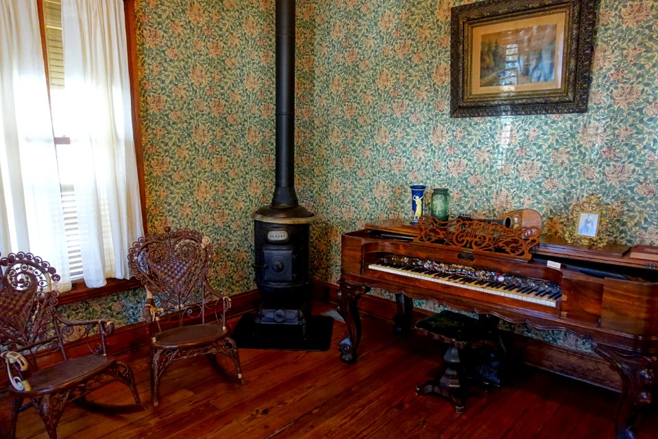 Sitting room - O. Henry Museum - Austin, Texas - DSC09219