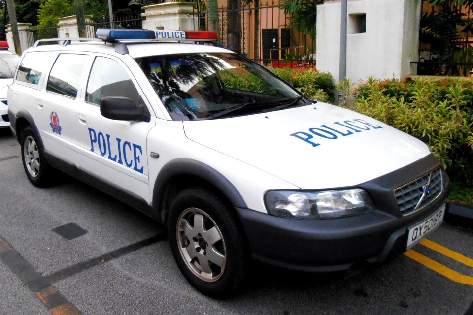 Singapore Police Force Volvo V70XC
