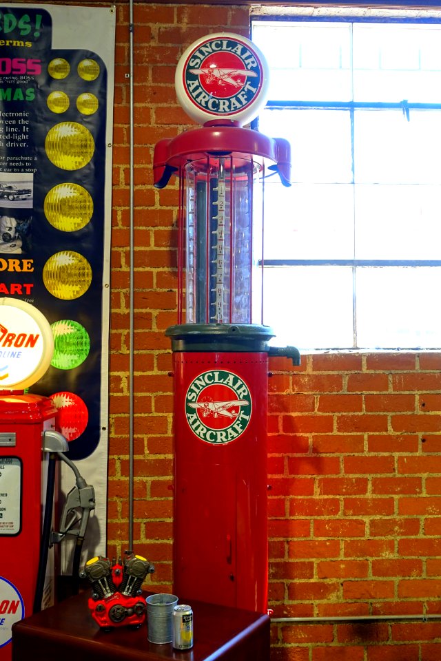 Sinclair Aircraft gas pump - Automobile Driving Museum - El Segundo, CA - DSC02184
