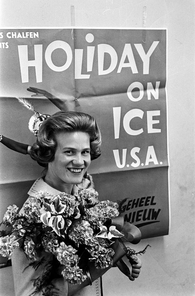 Sjoukje Dijkstra profcontract bij Holiday on Ice , Sjoukje bij affiche, Bestanddeelnr 916-4730