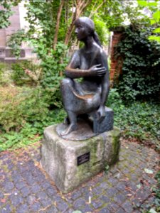 Sitzende von Wilhelm Pfeiffer in Tübingen