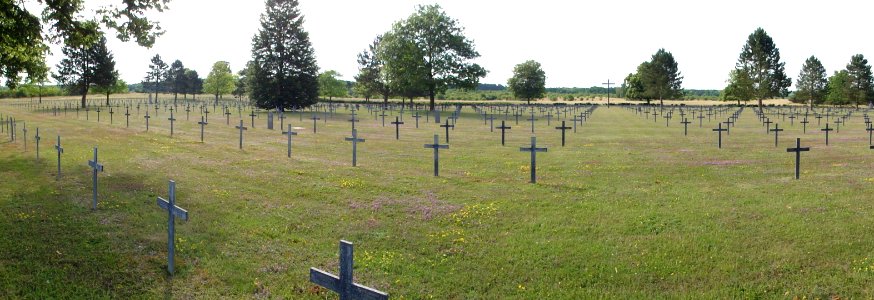 Sissonne (Aisne) Cimetière militaire allemand (11)