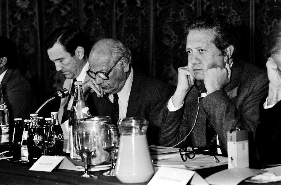 Sjtsjaransky tribunaal , jury oordeel vlnr, Andrew Young,, Ramsey Clark, Joop , Bestanddeelnr 930-8255
