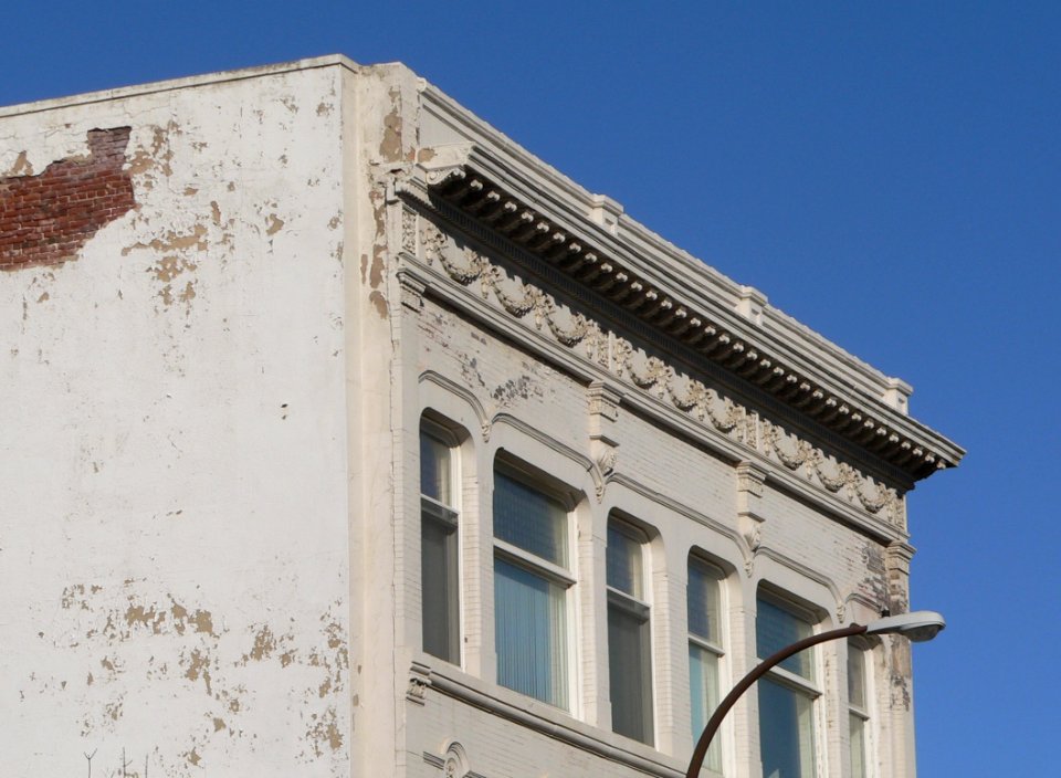 Sioux City, Iowa 409-411 Nebraska St detail cornice 1