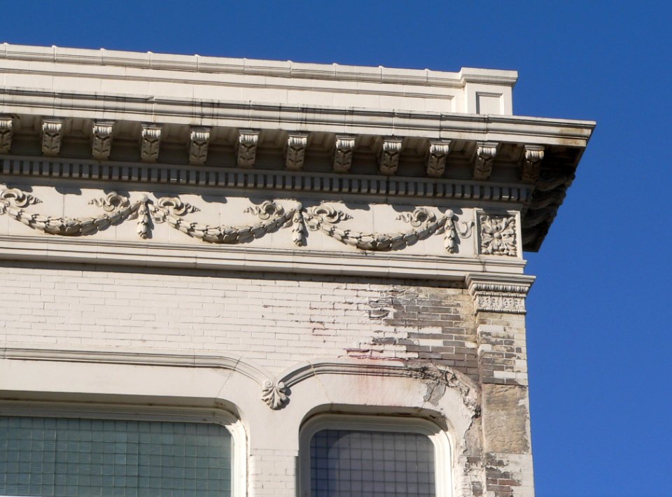 Sioux City, Iowa 409-411 Nebraska St detail cornice 2