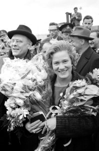 Sjoukje Dijkstra terug in Nederland op Schiphol, Bestanddeelnr 913-6672