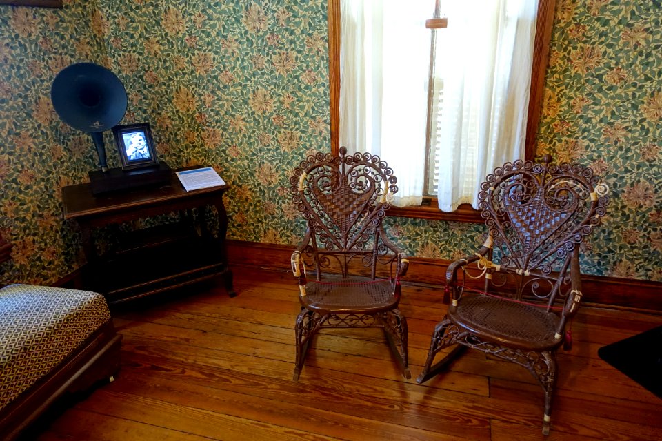 Sitting room - O. Henry Museum - Austin, Texas - DSC09227