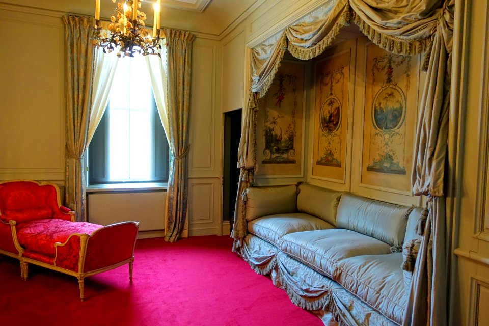 Sitting room - Waddesdon Manor - Buckinghamshire, England - DSC07825