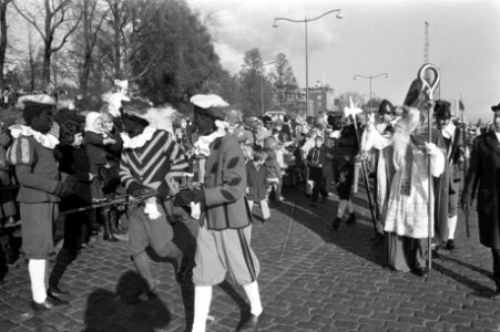Sinterklaas arriveert per boot in Rotterdam, Bestanddeelnr 925-1251