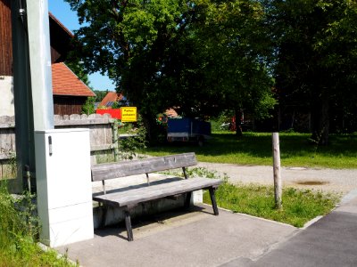 Sitzbank Kreuzstrasse Siebnach (02)