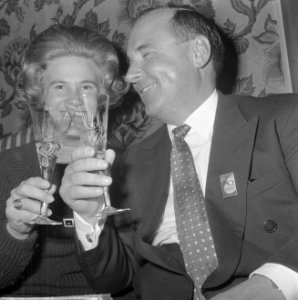 Sjoukje Dijkstra en en haar trainer Arnold Gerschwiler, Bestanddeelnr 916-1145