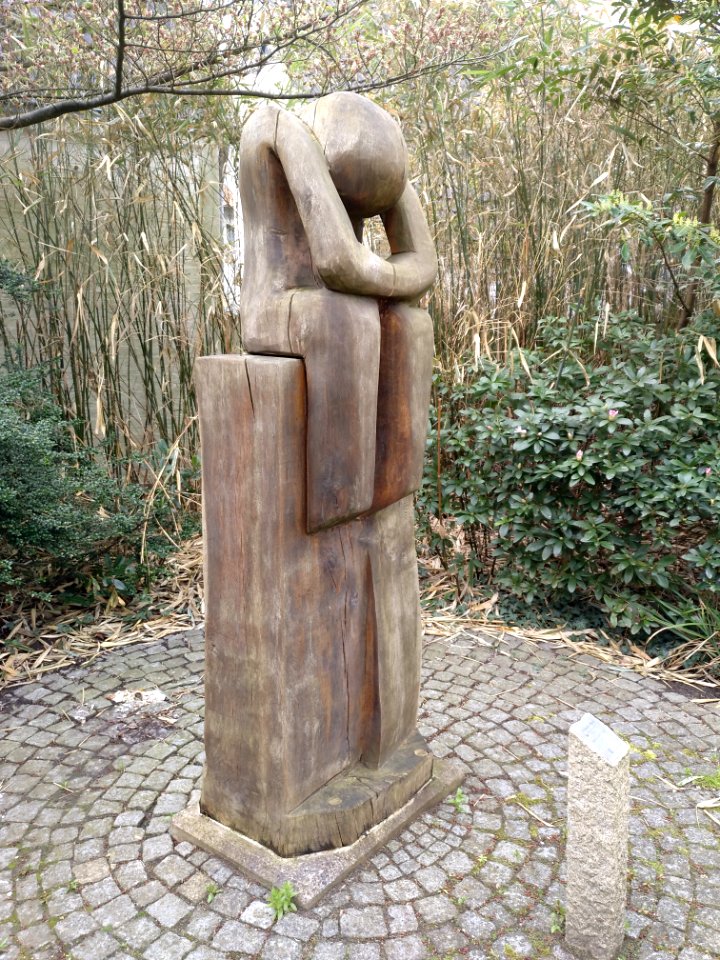 Sitzender Mann (Dirk Cherouny 2013) 02