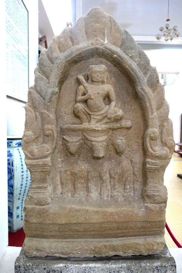 Siva, Bayon, Cambodia, 12th-13th century, sandstone - Museum of Vietnamese History - Ho Chi Minh City - DSC05915