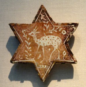 Six-pointed star, Iran, early 13th century AD, stone-paste painted overglaze with luster - Freer Gallery of Art - DSC05288