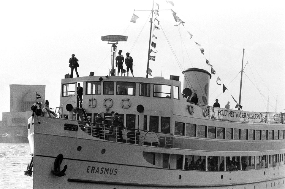 Sinterklaas arriveert per boot in Rotterdam, Bestanddeelnr 925-1248