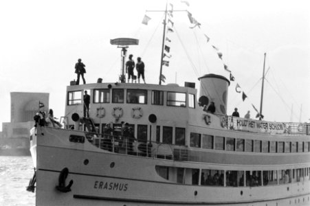 Sinterklaas arriveert per boot in Rotterdam, Bestanddeelnr 925-1248
