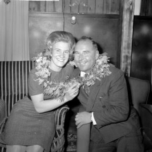 Sjoukje Dijkstra feestelijk ingehaald in Amsterdam. Sjoukje Dijkstra en Gerschwe, Bestanddeelnr 914-9366