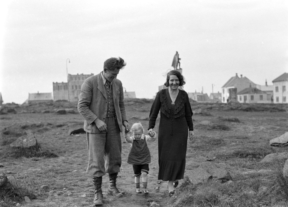 Skólavörðuholt Gudmundur Einarson uit Miðdal met zijn vrouw Theresia Zeitner te, Bestanddeelnr 190-0344