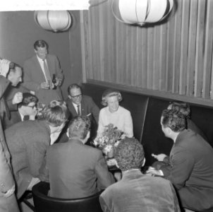 Sjoukje Dijkstra als prof, hier tijdens persconferentie RAI gebouw, Bestanddeelnr 916-4739