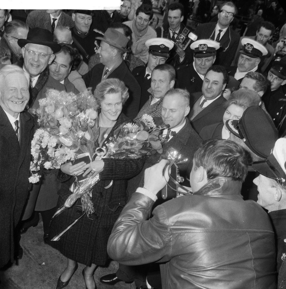 Sjoukje Dijkstra terug in Nederland op Schiphol, Bestanddeelnr 913-6682