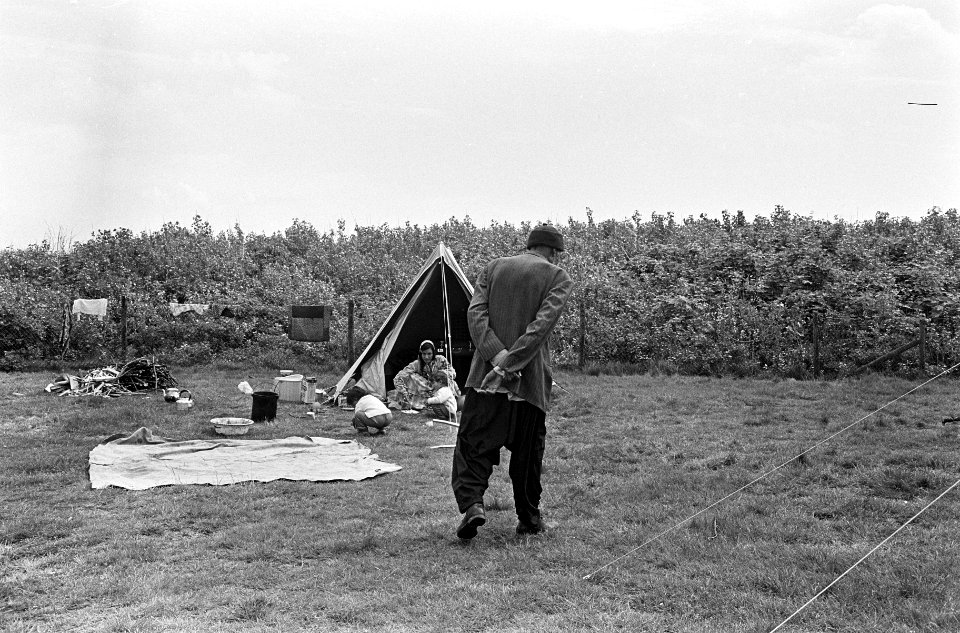 Sjeik Soeleiman Daher op de Haagse camping Ockenburgh, dochtertjes van de Sjeik, Bestanddeelnr 916-5091