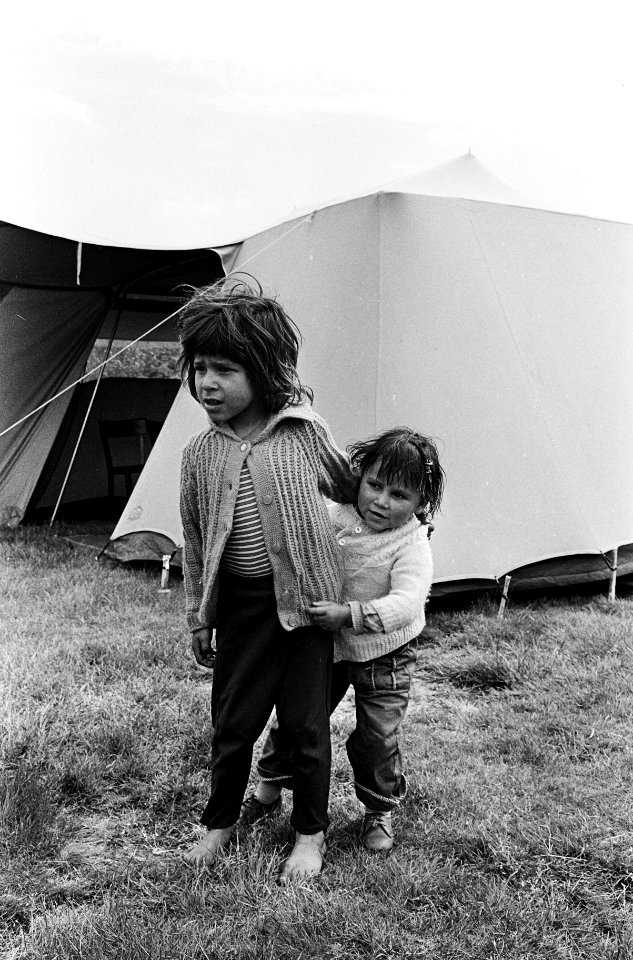 Sjeik Soeleiman Daher op de Haagse camping Ockenburgh, dochtertjes van de Sjeik, Bestanddeelnr 916-5088