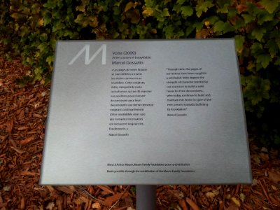 Signage for "Volte" sculpture at Jardin de sculptures in Winnipeg, Manitoba