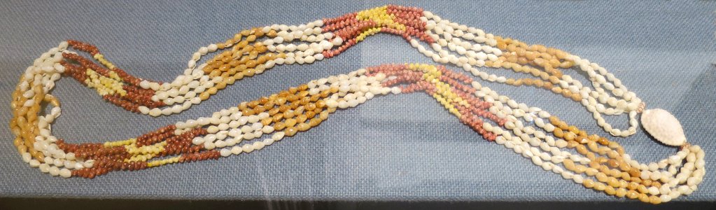 Six strand lei kui kipona, Bishop Museum, accession 1962.121.002