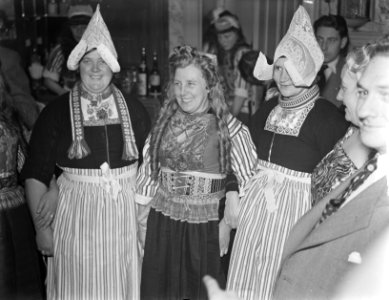 Sijtje Boes 25 jaar op maandag in winkel, Bestanddeelnr 904-2741