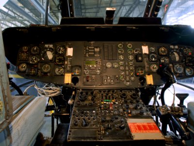 Sikorsky CH53 cockpit pic3