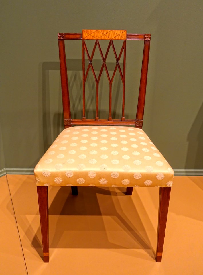 Side chair, maker unknown, Portsmouth, New Hampshire, 1791-1815, mahogany, maple inlays, veneered panel - Currier Museum of Art - Manchester, NH - DSC07653