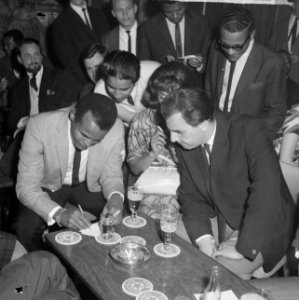 Sight Seeing , Harry Belafonte , opdracht De Telegraaf, Bestanddeelnr 916-4072