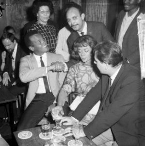 Sight Seeing , Harry Belafonte , opdracht De Telegraaf, Bestanddeelnr 916-4069
