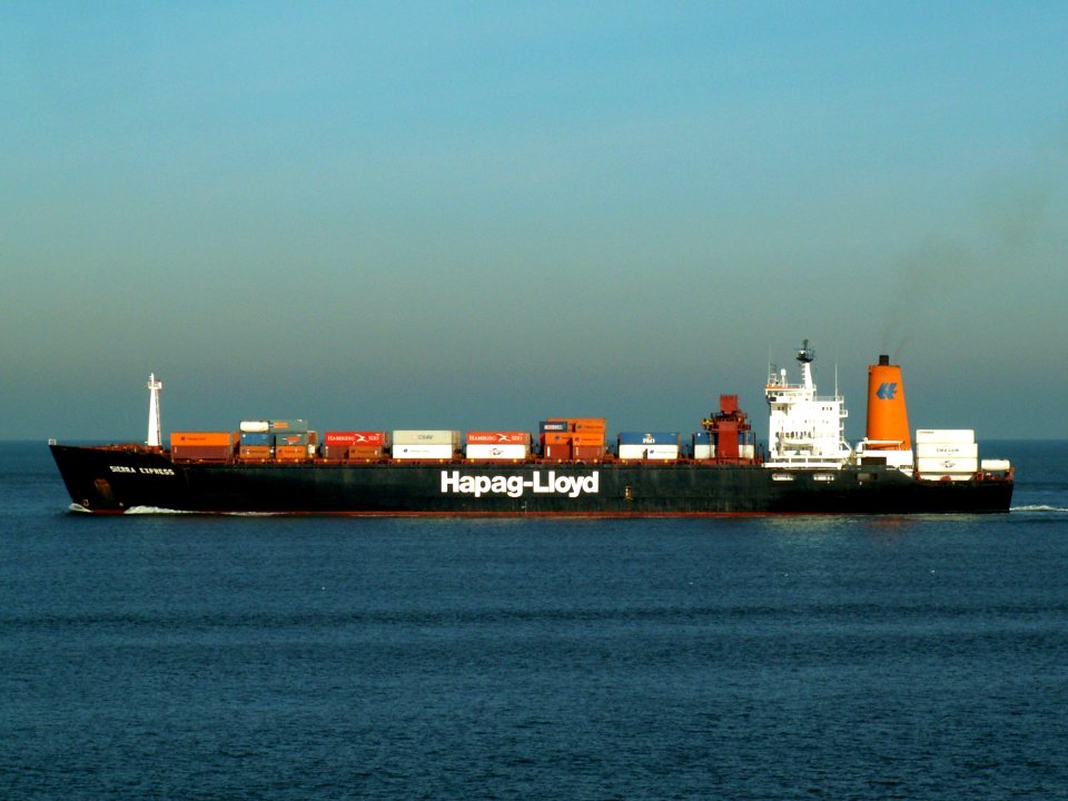 Sierra Express p2, leaving Port of Rotterdam, Holland 23-Jan-2006