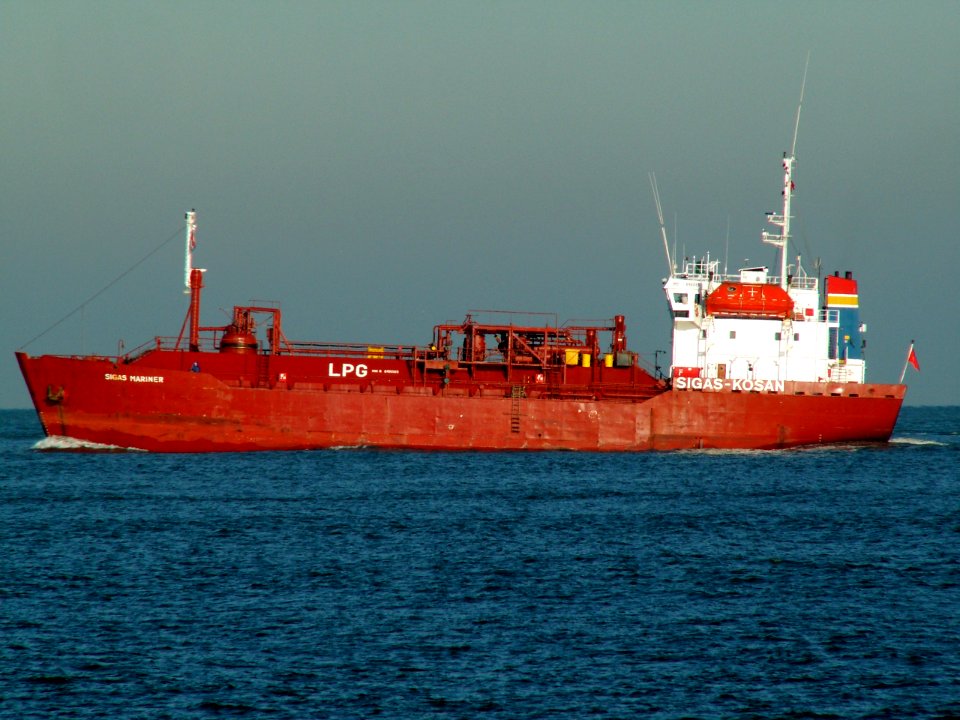 Sigas mariner p2 leaving Port of Rotterdam, Holland 23-Jan-2006