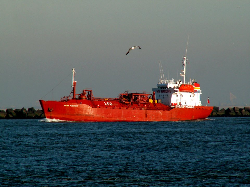 Sigas mariner p1 leaving Port of Rotterdam, Holland 23-Jan-2006