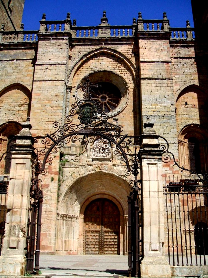 Sigüenza - Catedral, exterior 05
