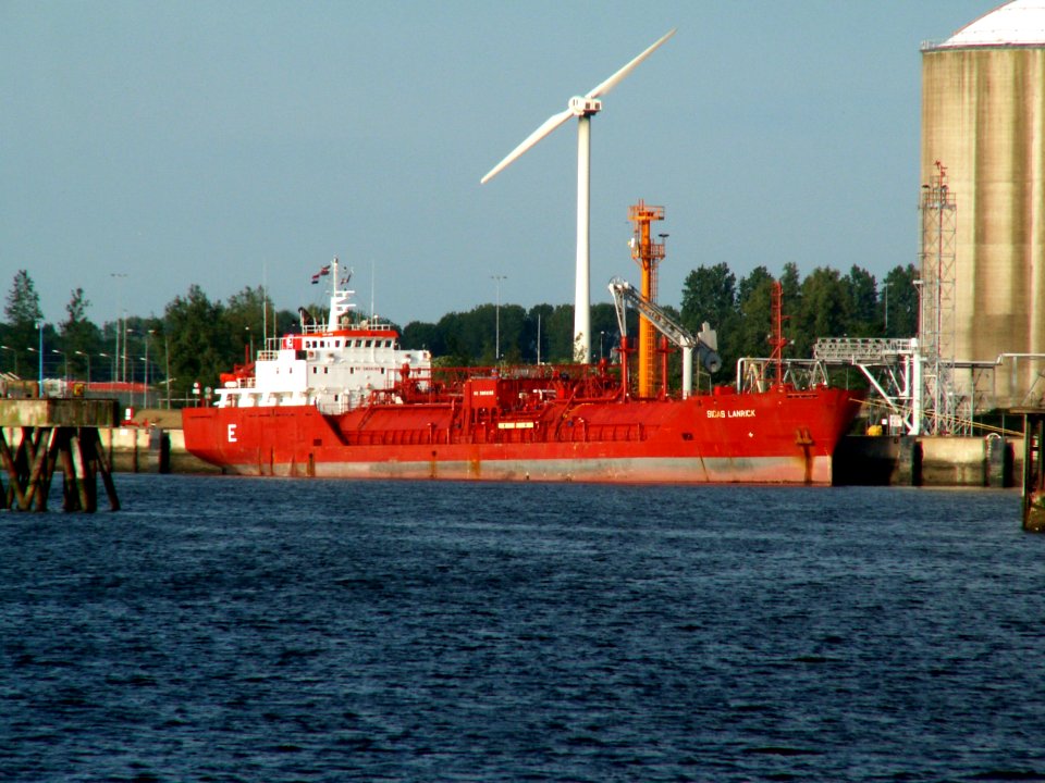 Sigas Lanrick-1 at the Calland canal, Port of Rotterdam, Holland 20-Jun-2006