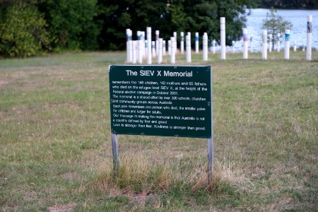 SIEV X Memorial 001