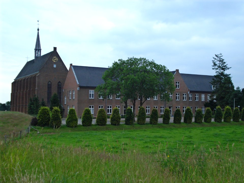 Sint Agatha, le couvent des chanoines de la Sainte-Croix