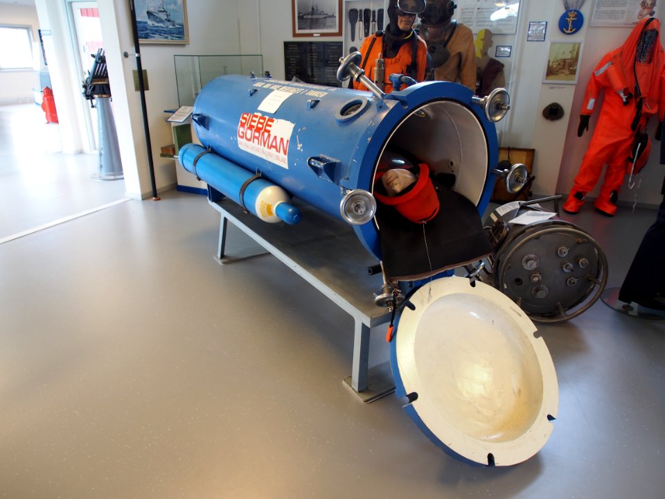 Sieber-Gorman Transportable decompresion tank pic2