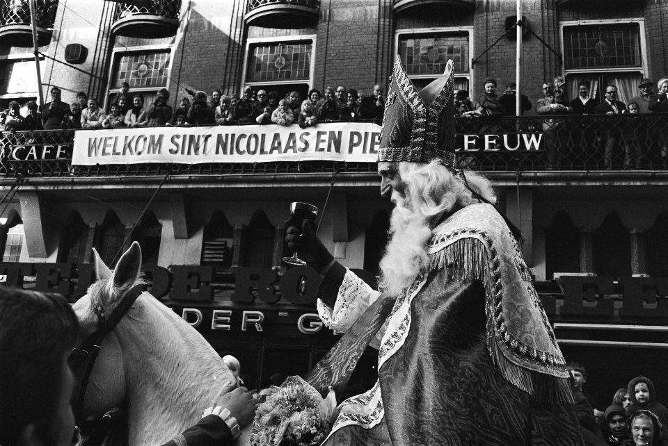 Sint Nicolaas arriveert in Amsterdam, Bestanddeelnr 924-0116