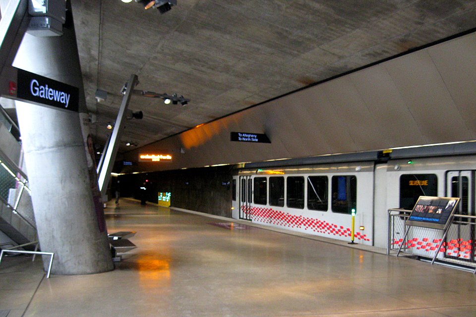 Silver Line car arrives at Gateway Station, 2021-05-07
