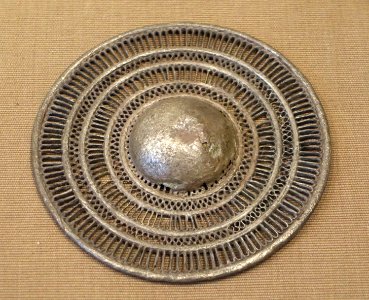 Silver pendant from Mesopotamia - Oriental Institute Museum, University of Chicago - DSC07270