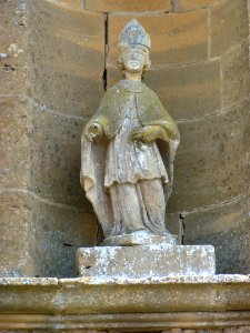 Singly (Ardennes) église, statue sur la façade