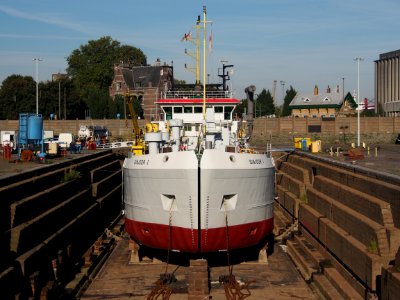 Sinjoor I (ship, 1982), Drydock, Port of Antwerp pic3